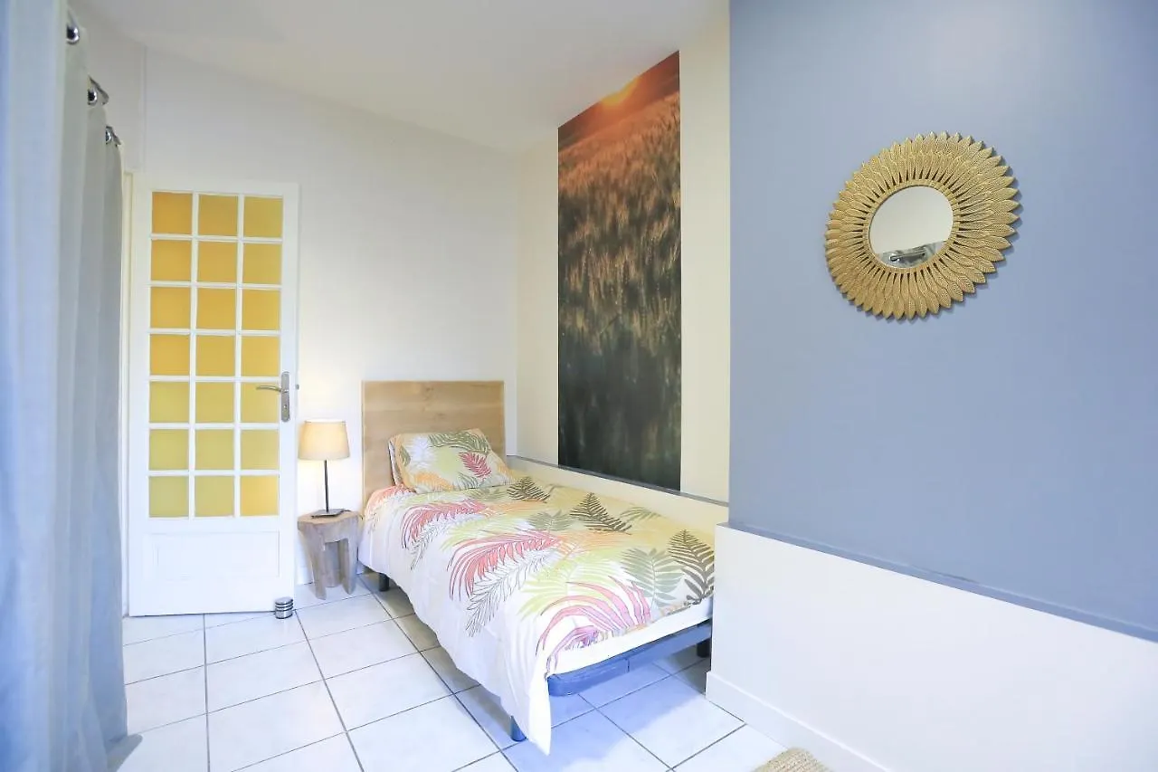 Le 34 Malon, T5 Hypercentre Chic Et Cosy, Wifi, Netflix Par Sovalfi Apartment Saint-Etienne  France